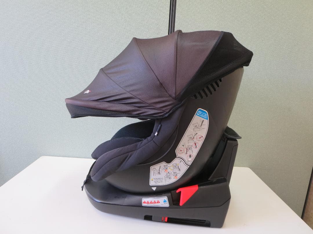 マムズキャリー ターン・レジェFIX　チャイルドシート　回転式ISOFIX