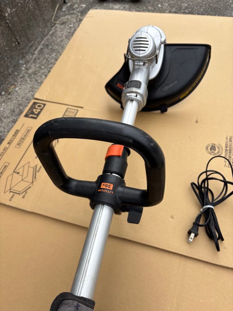 BLACK＆DECKER 36V GLC36N草刈り機　　へポコン