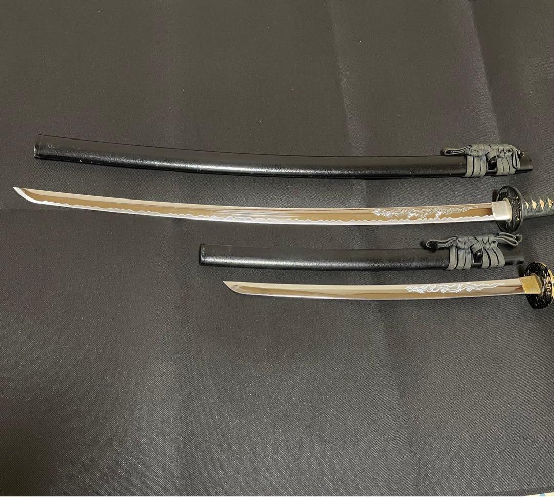 模造刀 日本刀 武具 龍彫刃 のたれ刃紋 居合刀 2本セット 太刀脇差（B06）