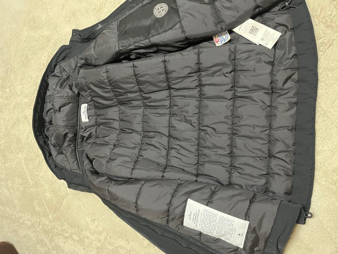 マ*ト様 stone  ダウンジャケット　ブラック