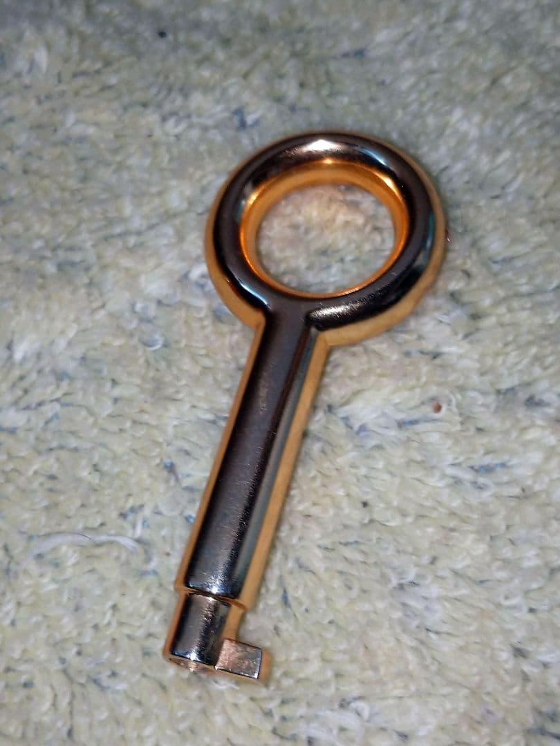 1865 クロエ Chloe カデナ 南京錠 - メルカリ