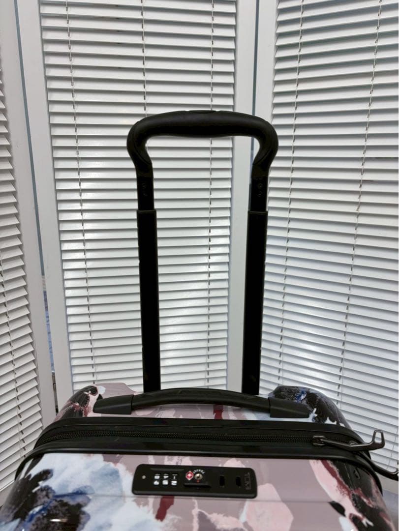 TUMI V4 エクステンデッド・トリップ エクスパンダブル 4輪 スーツケース