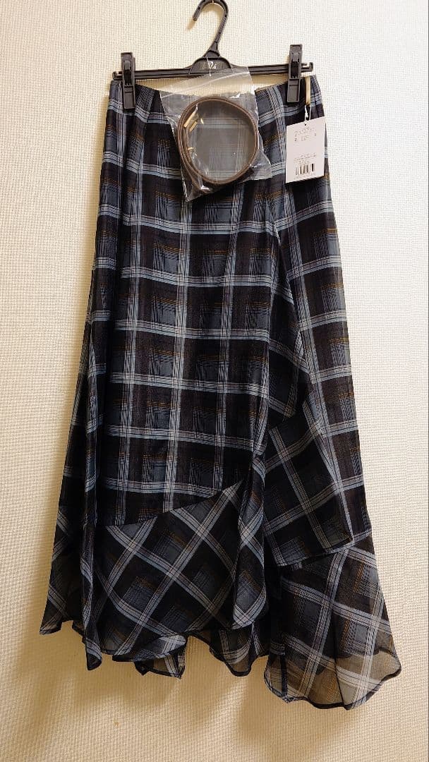 Apuweiser-riche ベルト付イレヘムエアリーチェックスカート