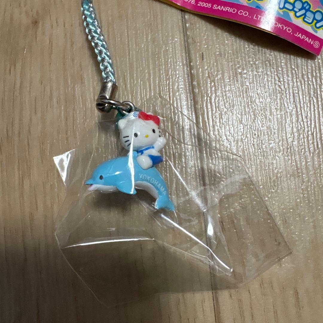 ご当地キティ 根付ストラップ 横浜みなとみらい - メルカリ