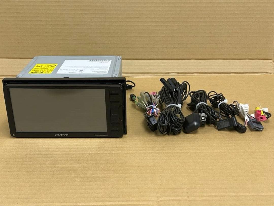 ケンウッド メモリーナビ 彩速ナビ 2018年製 MDV-D505BTW