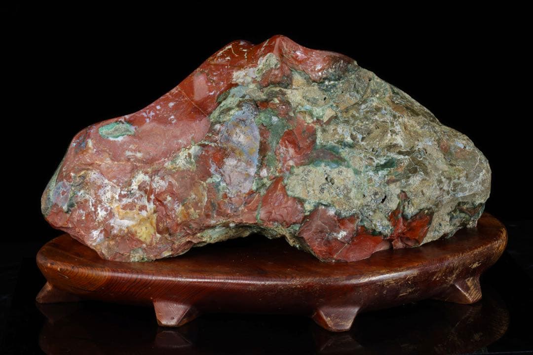 越*ニ様 【希少・美石】佐渡 五色石 水石 原石 鑑賞石 台座付 44.6kg