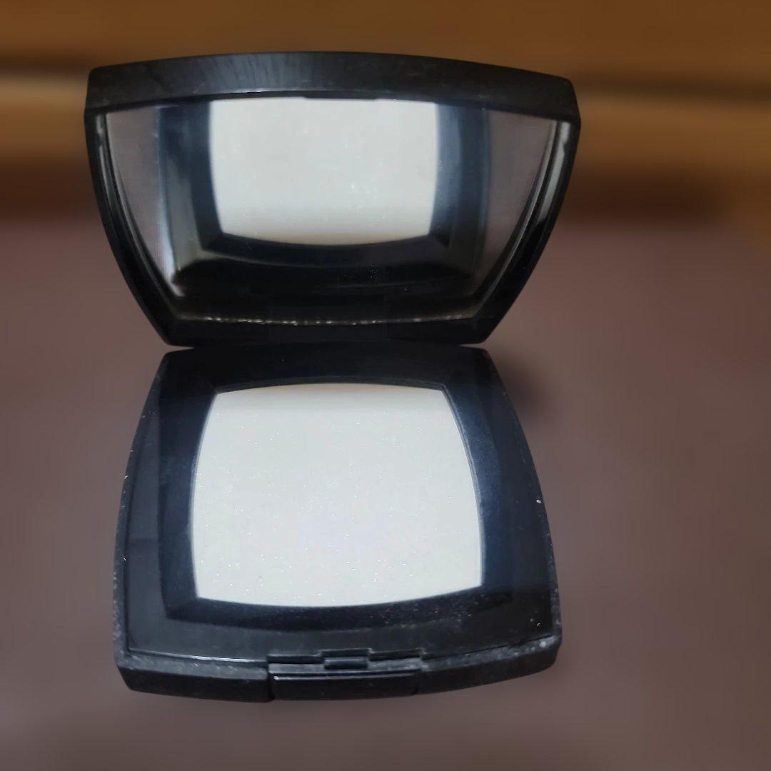 シャネル】CHANEL✴ POUDRE LUMIÈRE GLACÉE - メルカリ