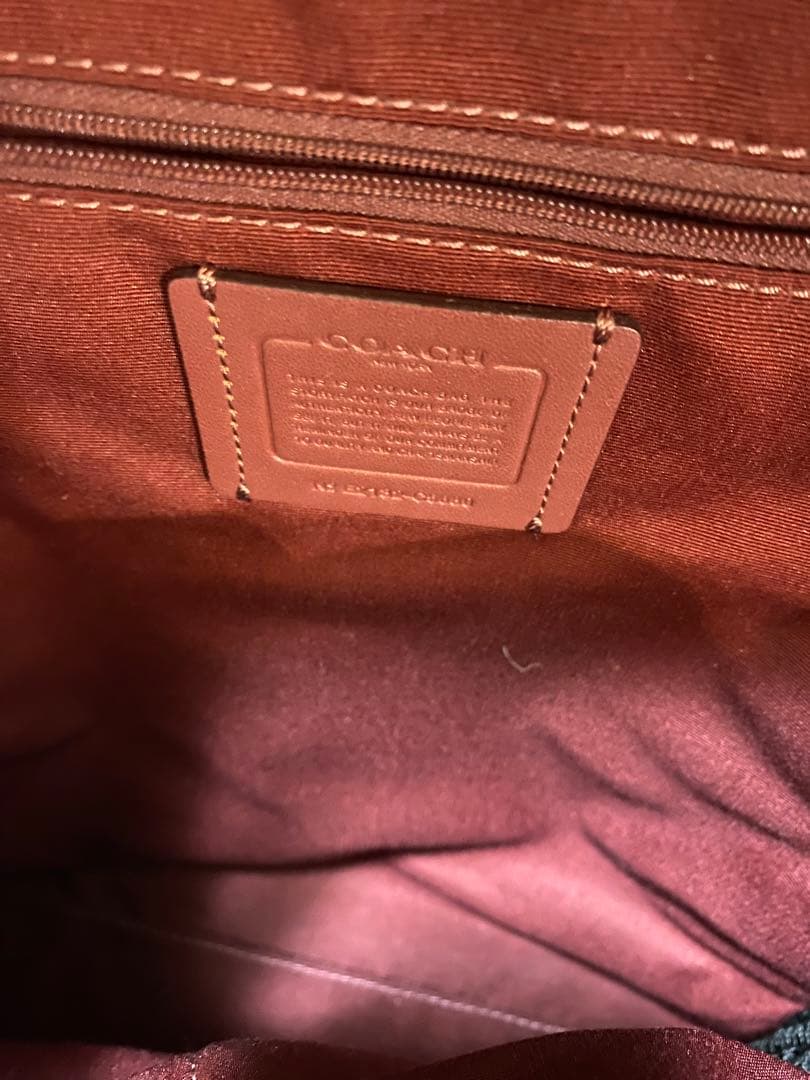 お値下げ　Coach コーチ　 レザー　 リュック　赤紫 ピンク ルージュ