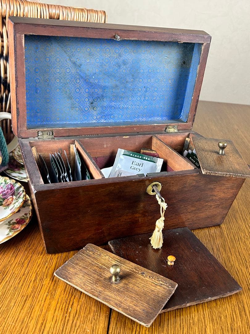 イギリス ヴィクトリア時代 可動キー付き マホガニー ティーキャディ