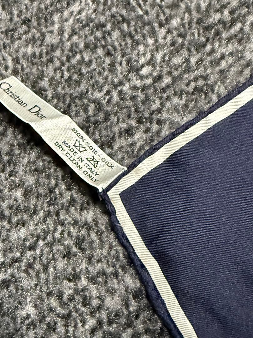 Christian Dior 花柄シルクスカーフ