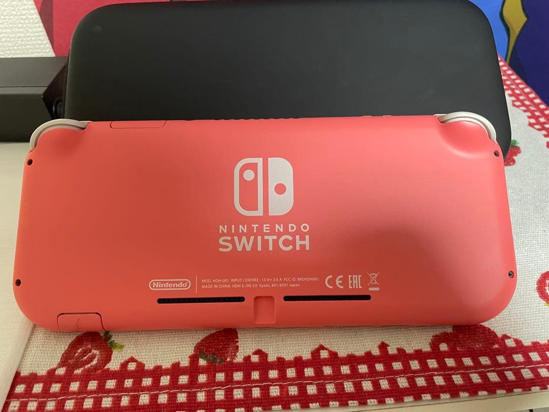 Nintendo Switch Lite Coral 本体　純正ケース