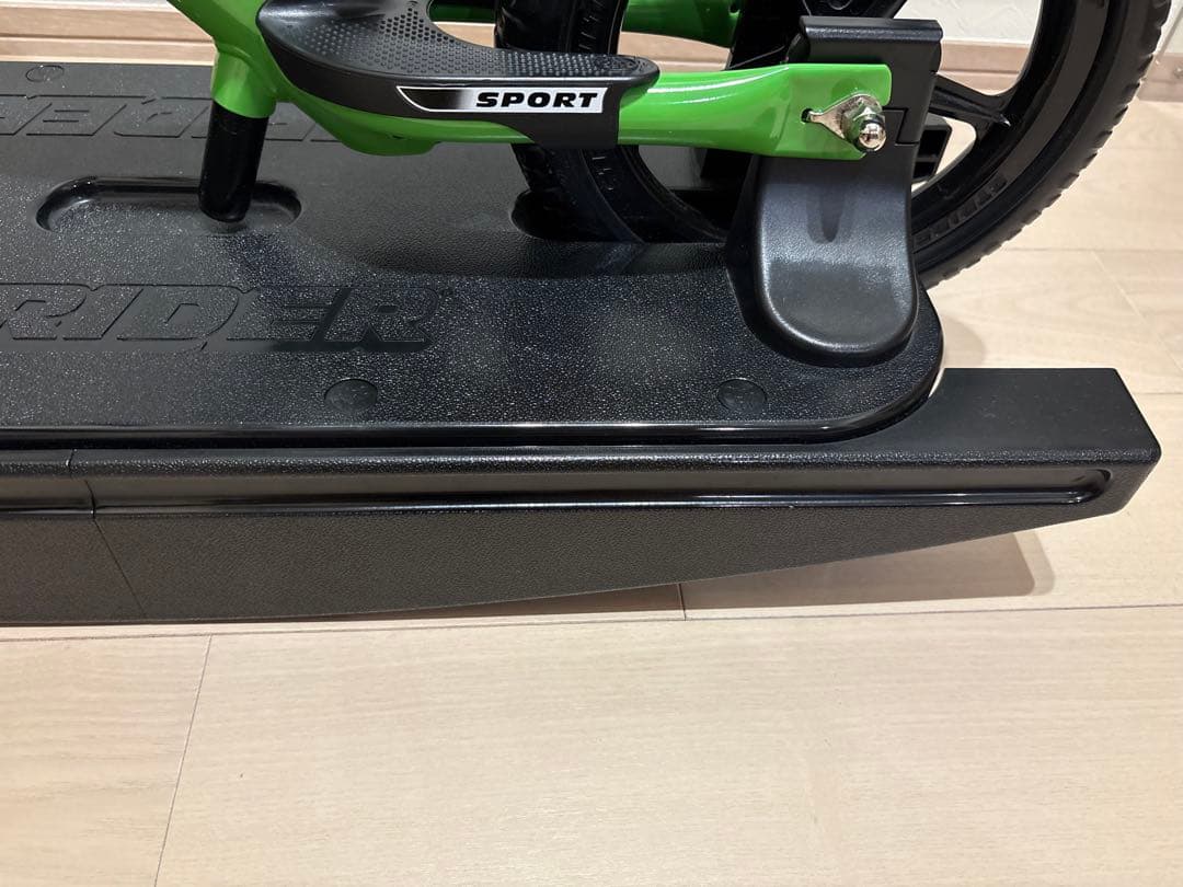 ロッキングストライダー 12インチ グリーン ロッキングベース付き