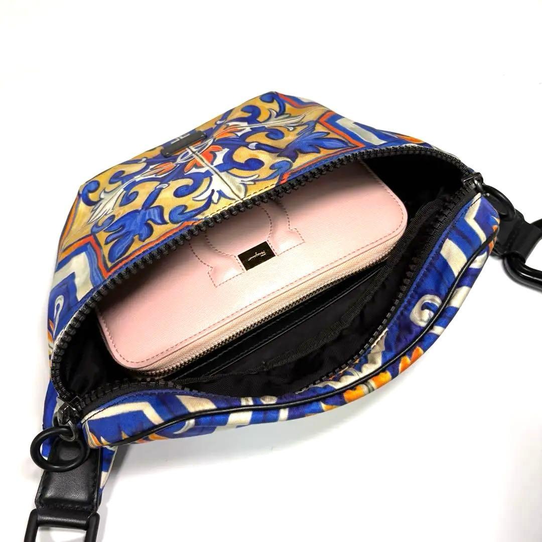 【極美品】ドルチェ&ガッバーナ ウエストポーチ　ウエストバッグ　マヨリカプリント