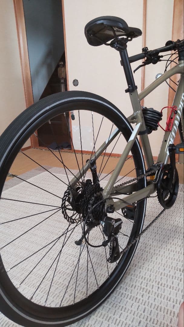 【美品】SPECIALIZED クロスバイク SIRRUS たっちゃんさん