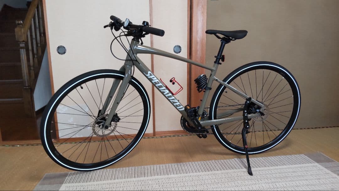 【美品】SPECIALIZED クロスバイク SIRRUS たっちゃんさん