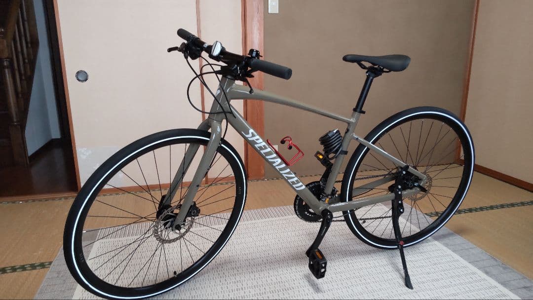 【美品】SPECIALIZED クロスバイク SIRRUS たっちゃんさん