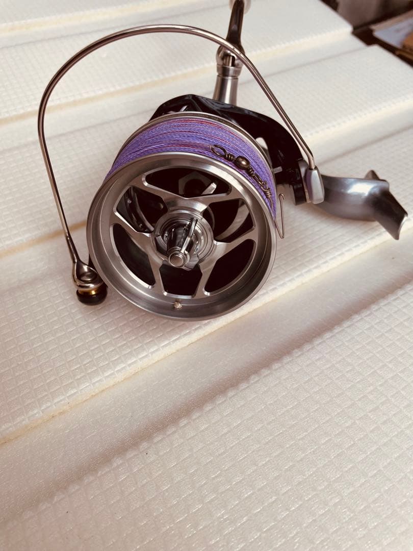 シマノ　スピニングリール 金属製 紫色ライン