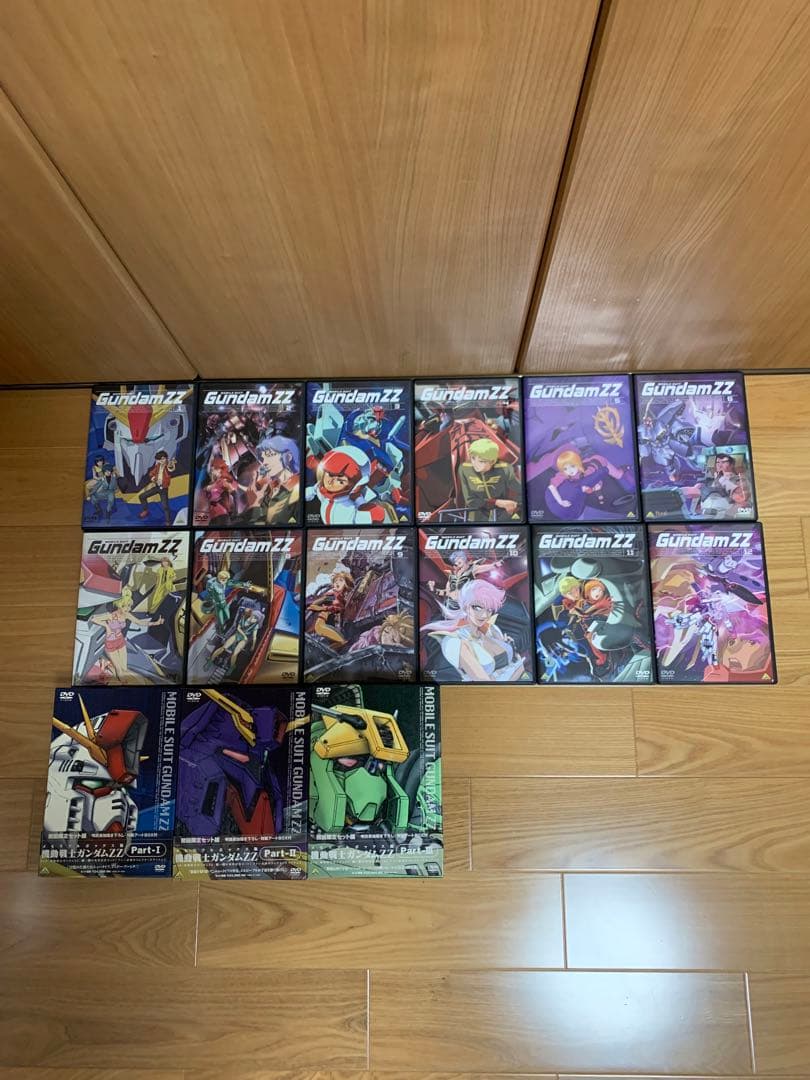 美品　機動戦士ガンダム、Z、Z Z、逆襲のシャア他DVD48本セット