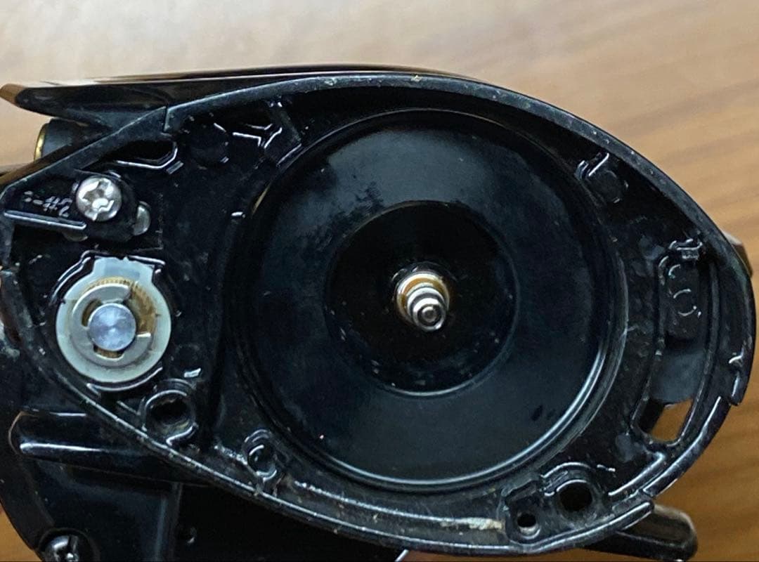 レボブラック10 ベイトリール　右ハンドル