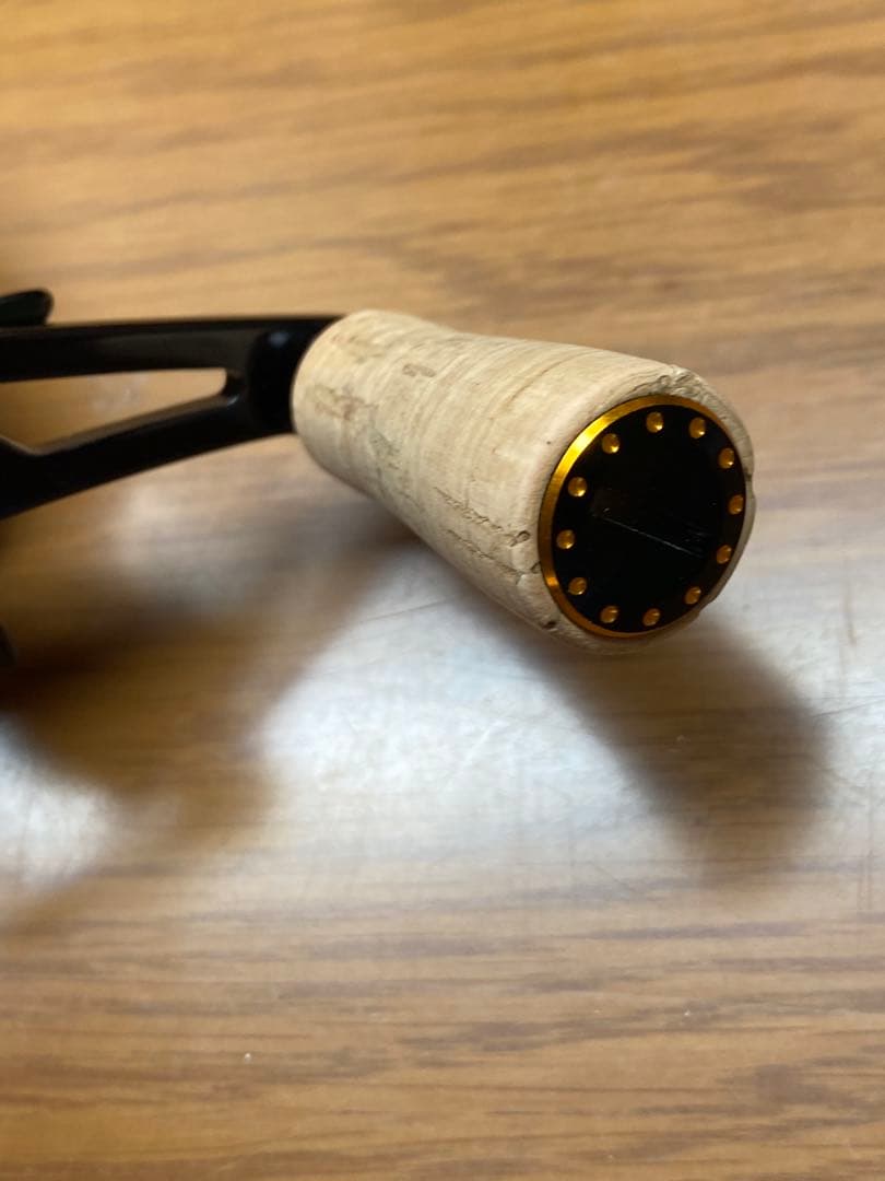 レボブラック10 ベイトリール　右ハンドル