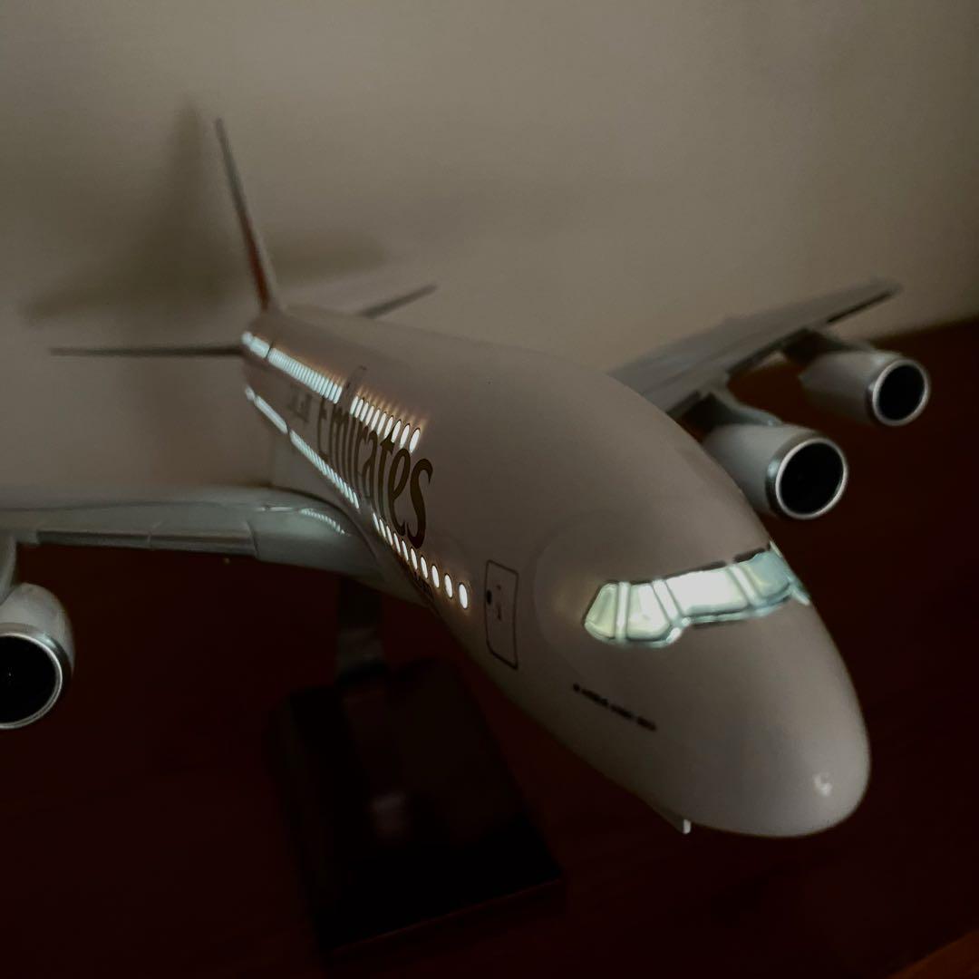 エミレーツ航空 エアバス A380 1/160 航空機模型 LEDライト付き