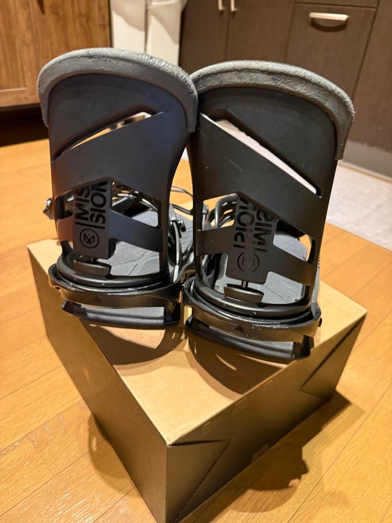Burton ミッション ビンディング Mサイズ