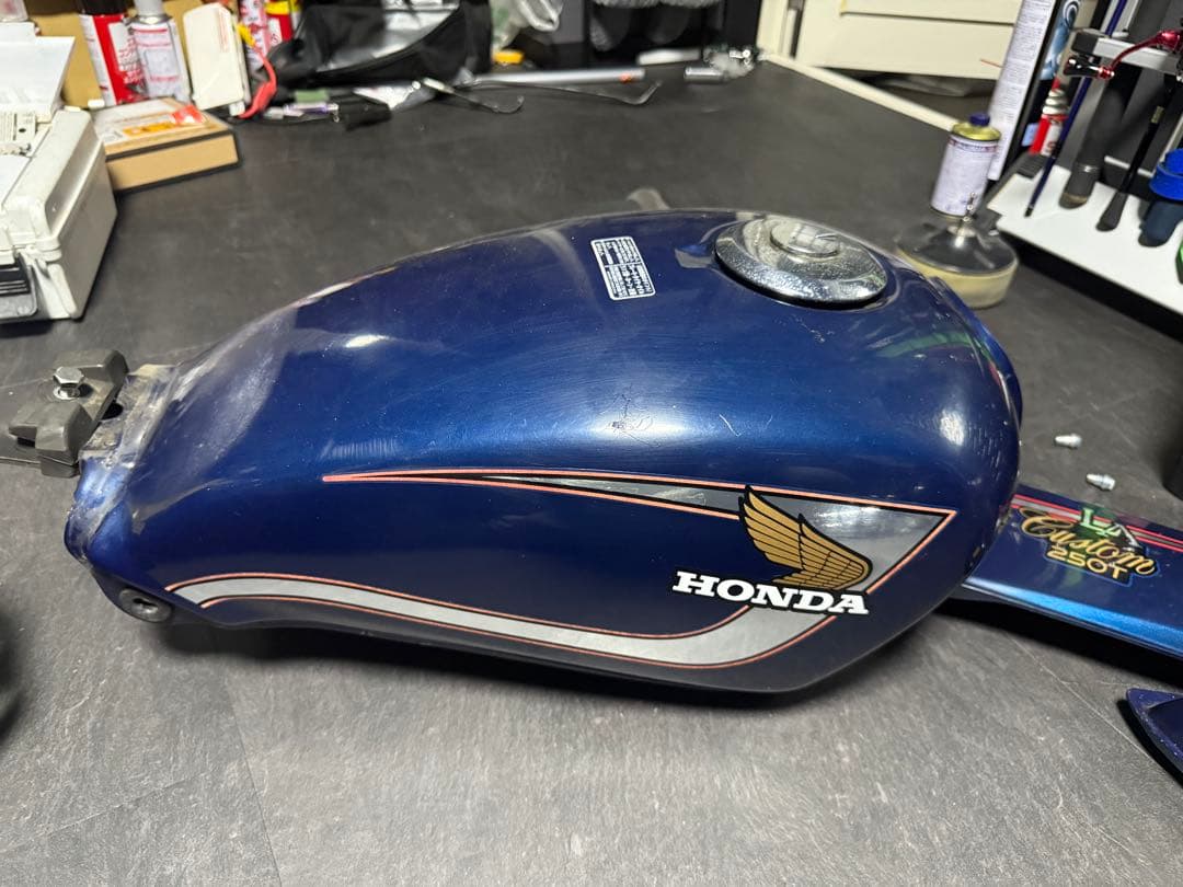 HONDA LA Custom 250T バイク用タンクとサイドカバー