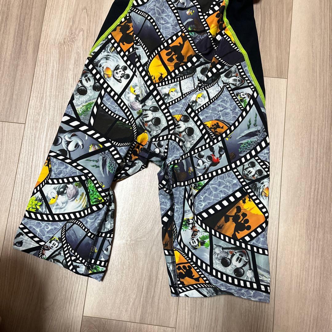 新品未使用　arena ミッキー映画フィルムデザイン スポーツ水着