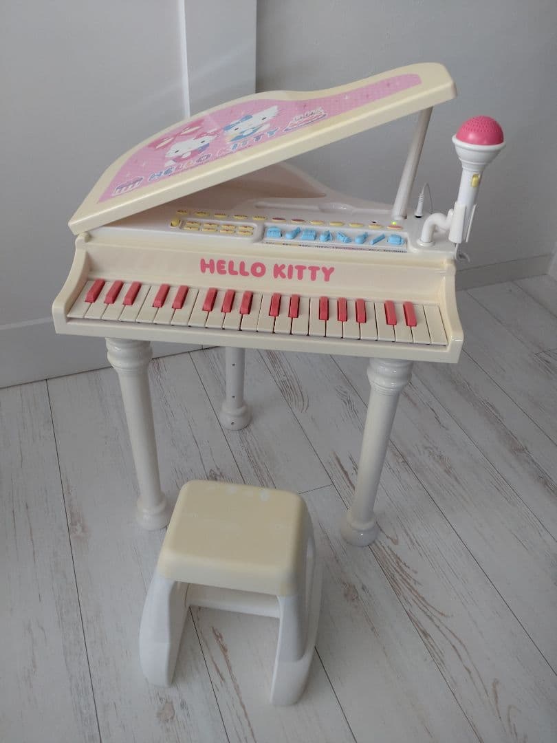ハローキティ うたえるグランドピアノ - メルカリ