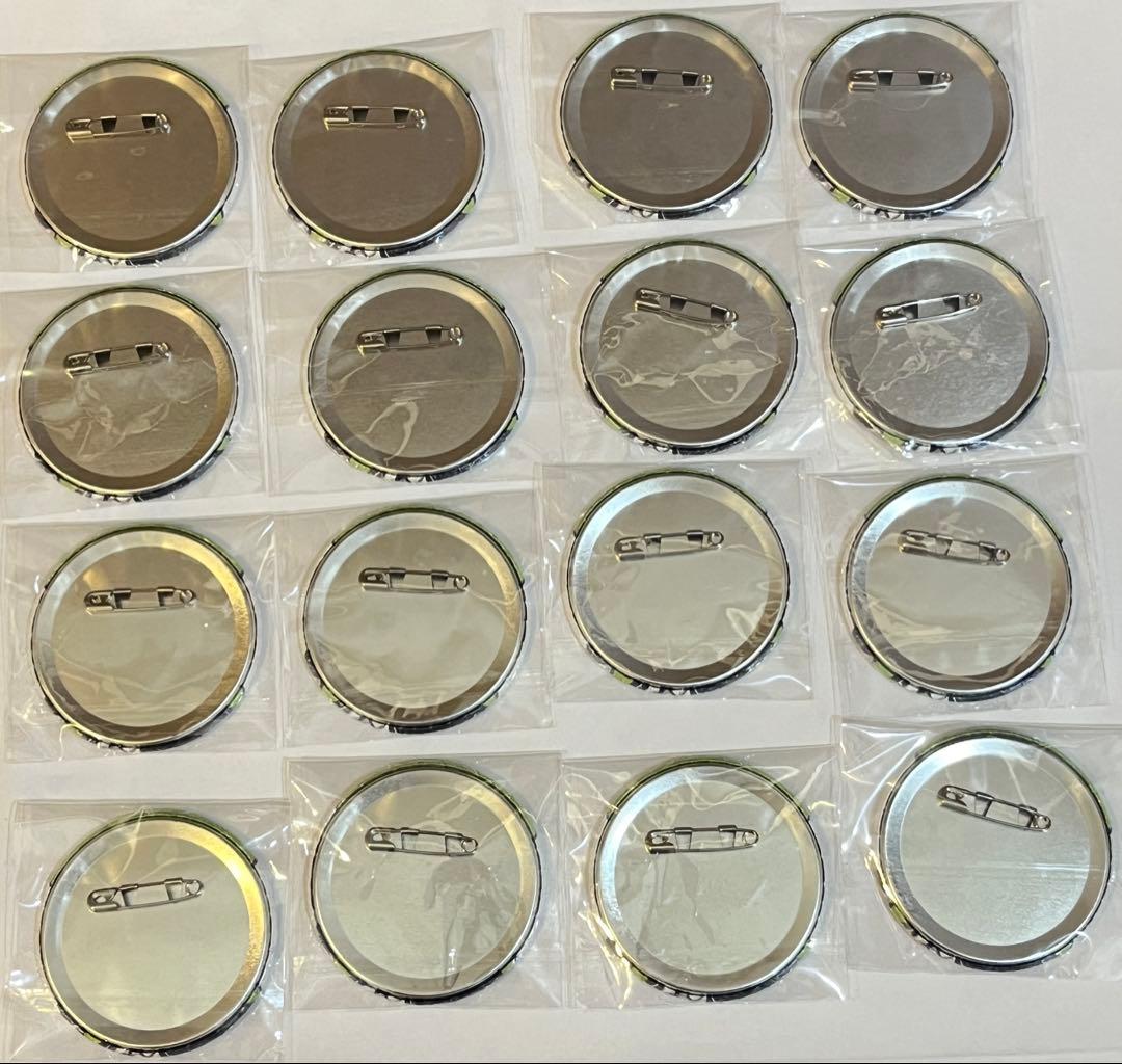 ブルーロック TSUTAYA 制服 ホログラム 缶バッジ 潔世一 100個 - メルカリ