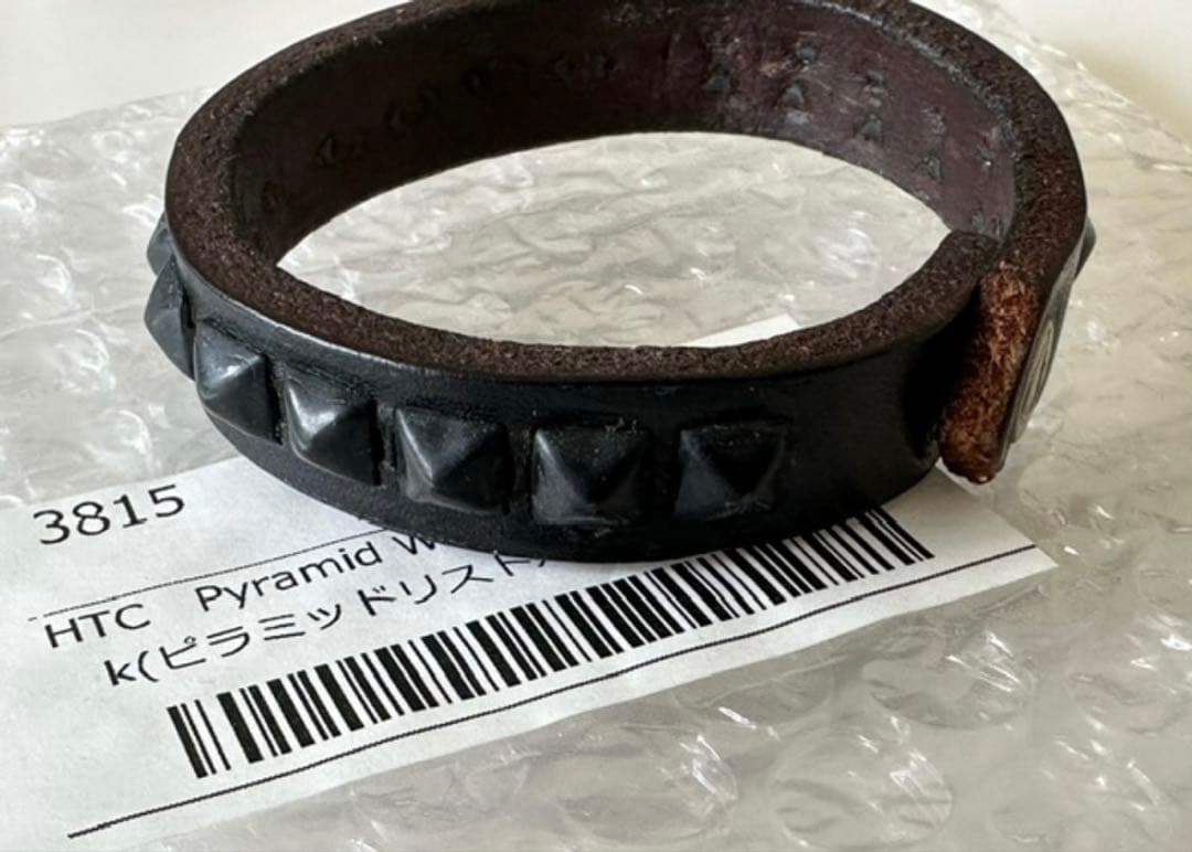htc pyramid wrist band ピラミッドリストバンド