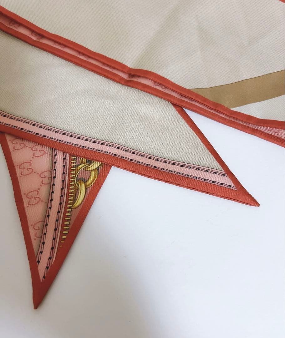 グッチ　GUCCI バンダナ　スカーフ　GG柄　ピンク　ファスナー柄