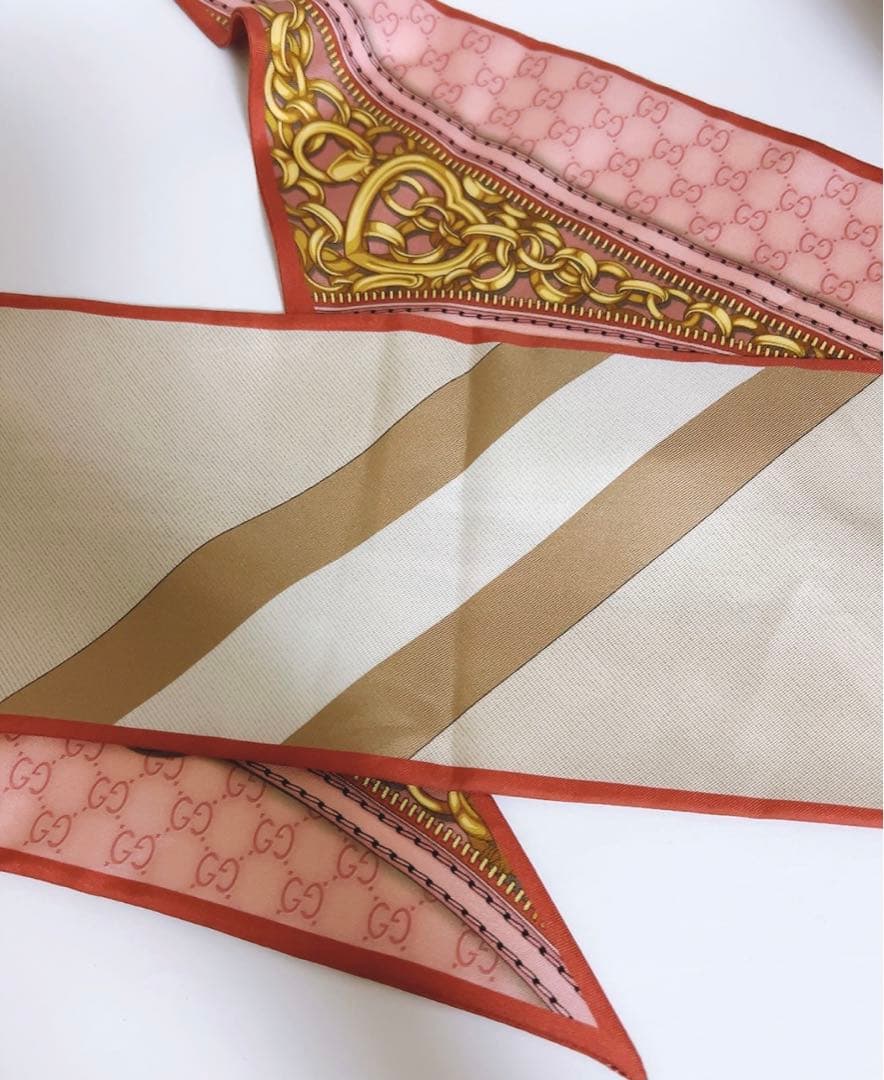 グッチ　GUCCI バンダナ　スカーフ　GG柄　ピンク　ファスナー柄