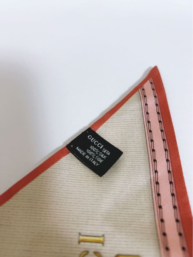 グッチ　GUCCI バンダナ　スカーフ　GG柄　ピンク　ファスナー柄