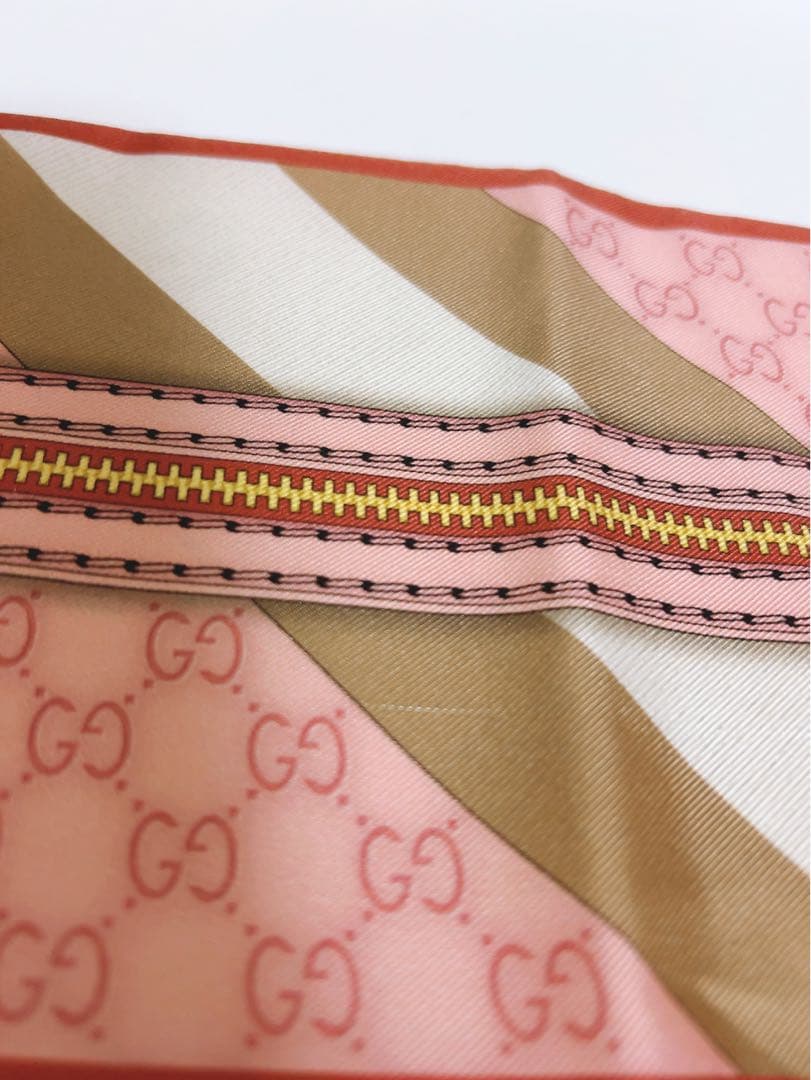 グッチ　GUCCI バンダナ　スカーフ　GG柄　ピンク　ファスナー柄