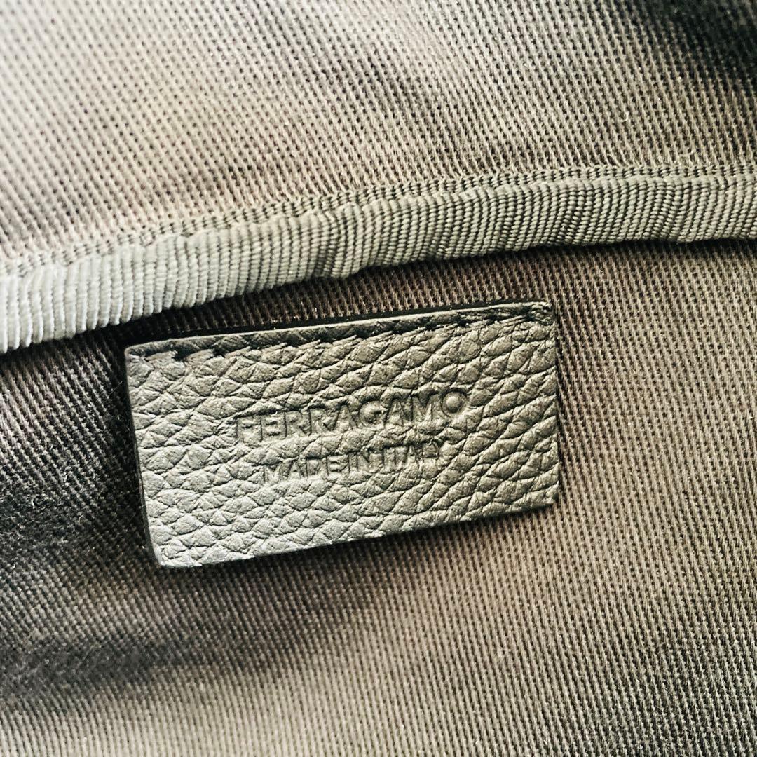 【極美品】フェラガモ ボディバッグ2024年秋冬モデル ガンチーニ モノグラム