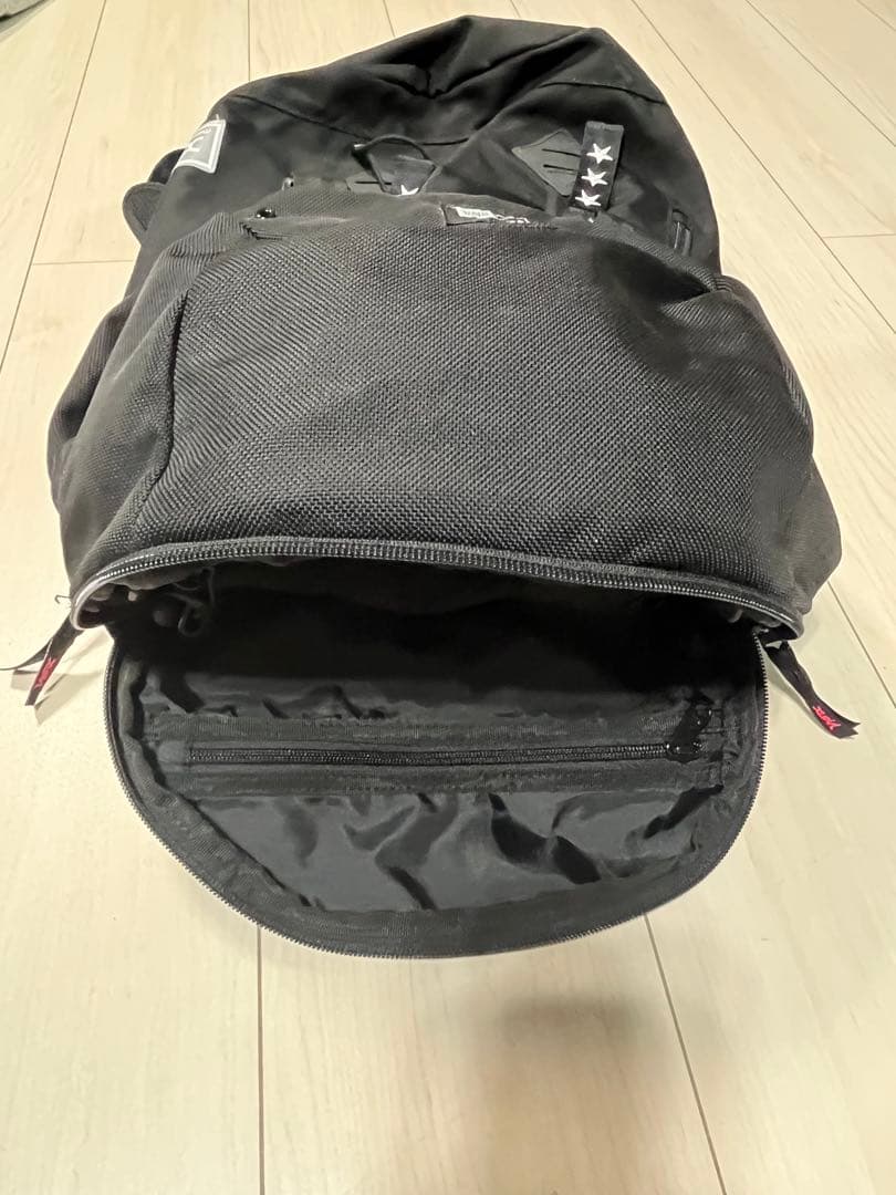ニューエラ　x-girl バックパック黒　中古美品　CAP入れ付き