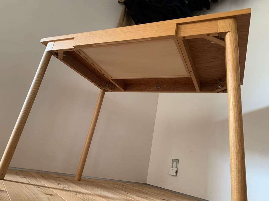 idee stilt table 1000テーブル　机　デスク