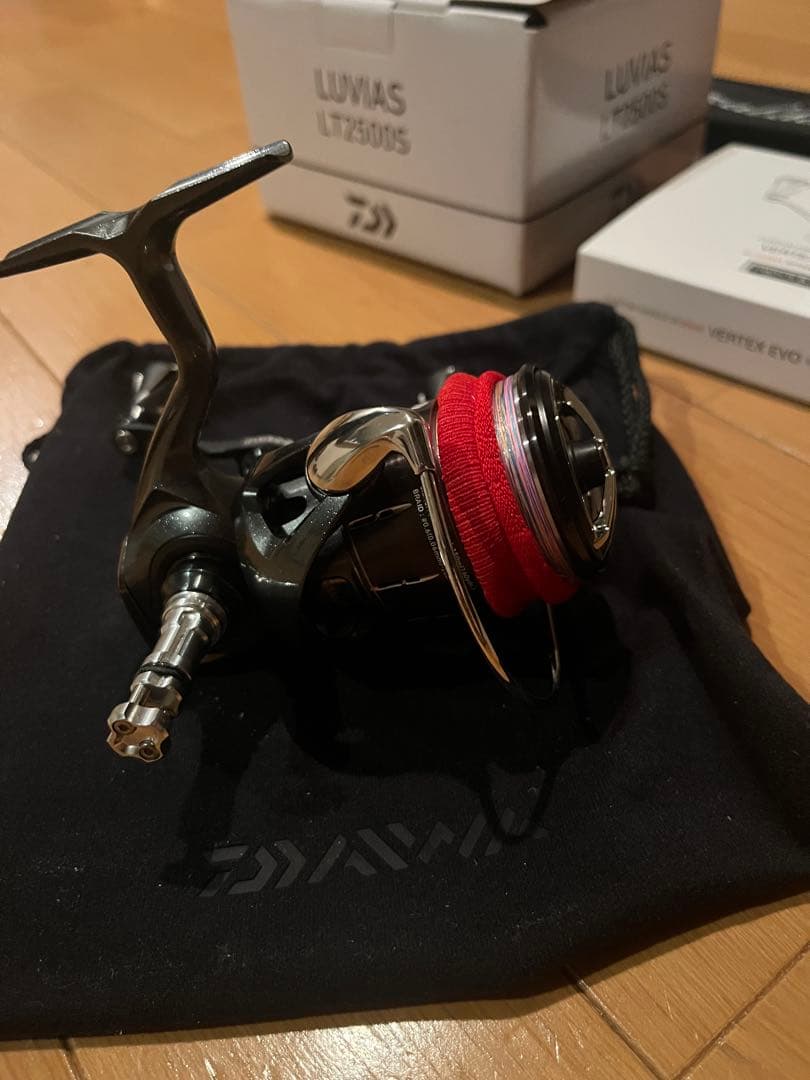 24ルビアス　2500s ダイワ　スピニングリール