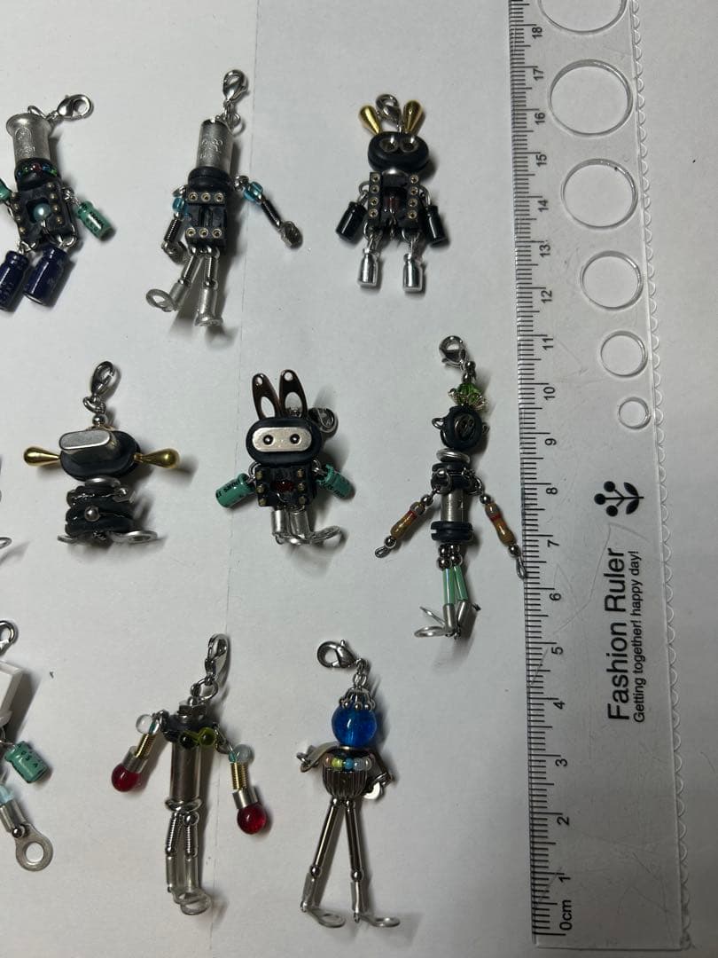ハンドメイド ロボットチャーム まとめ売り 個性派パーツアート 全22体