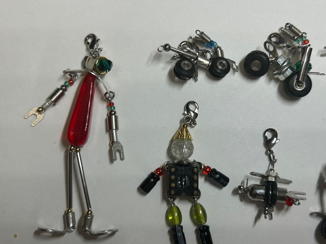 ハンドメイド ロボットチャーム まとめ売り 個性派パーツアート 全22体