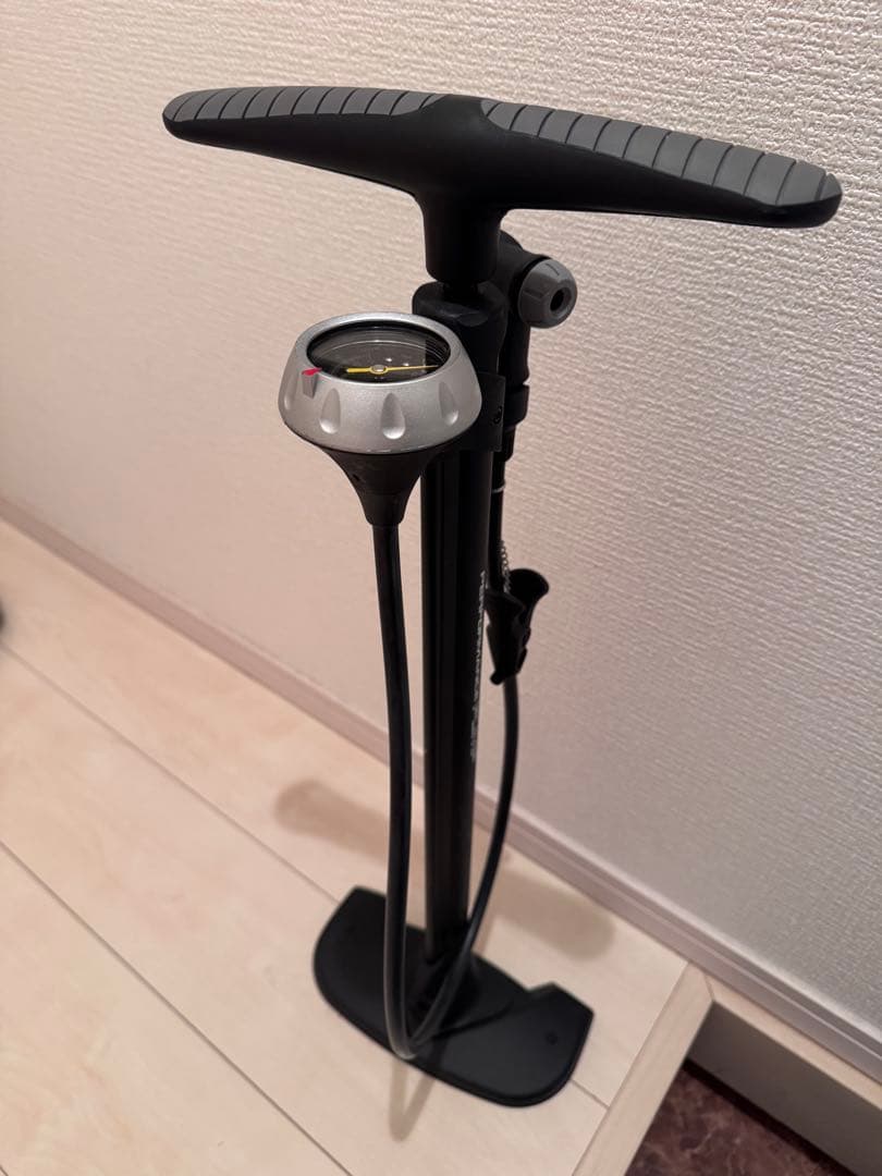 ロードバイク ライト 自転車 初心者 21段変速 アウトドア ホワイト