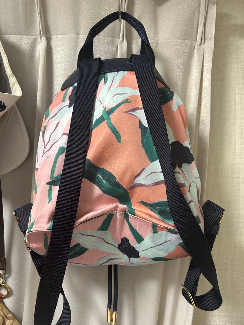 リュック　トリーバーチ