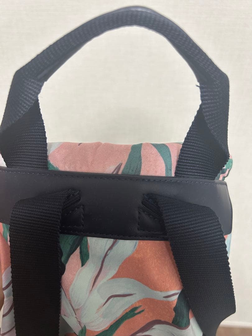 リュック　トリーバーチ