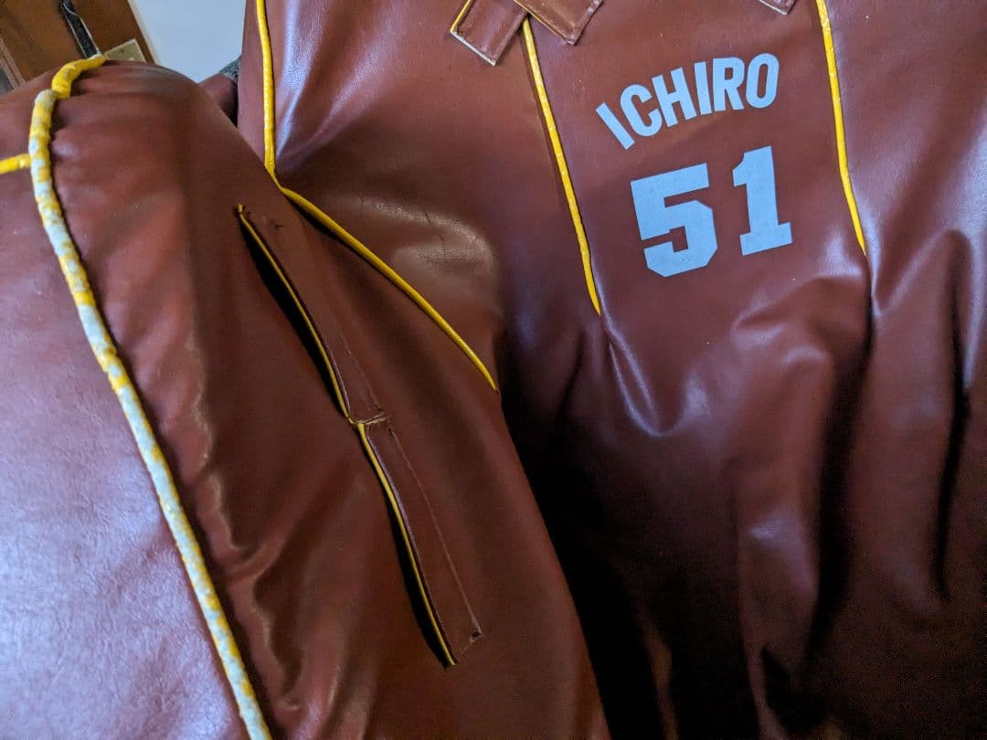 激レア！イチローグローブクッションAsahi三ツ矢サイダー懸賞品 - メルカリ