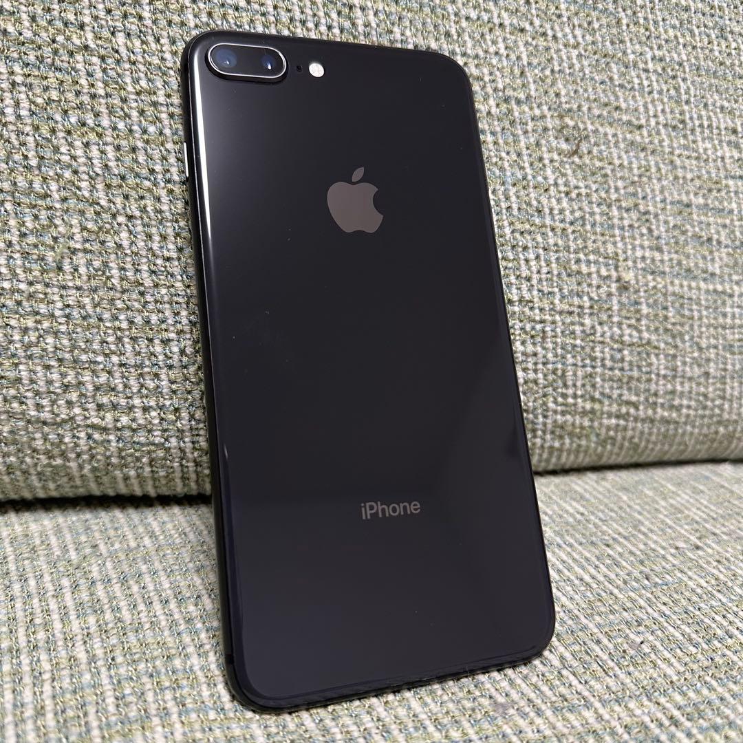 美品 Apple iPhone 8 Plus 本体 256GB スペースグレイ