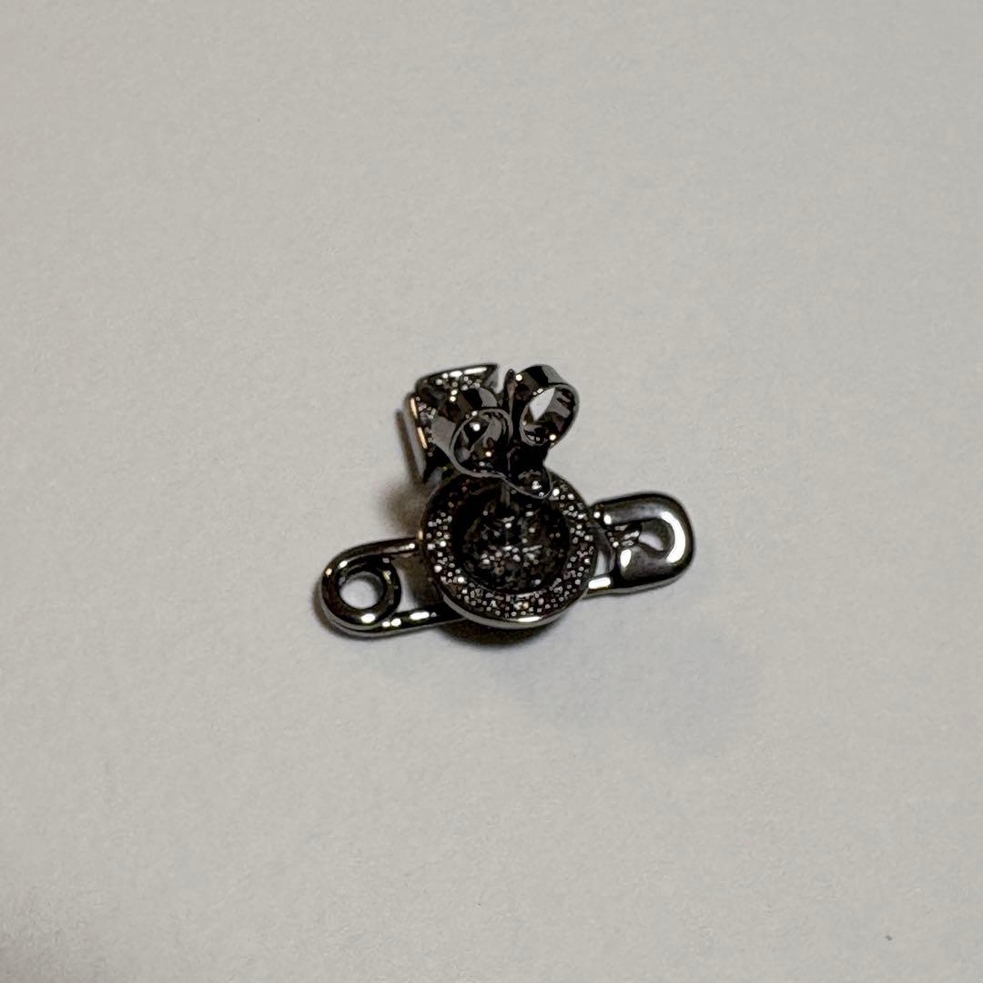 vivienne westwood シングルピアス 安全ピン 片耳用