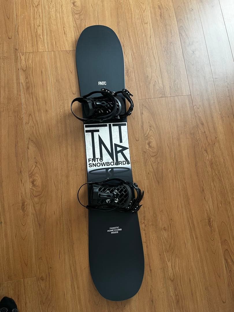 スノーボード 板 バイン付き FNTC 139センチ 一回使用