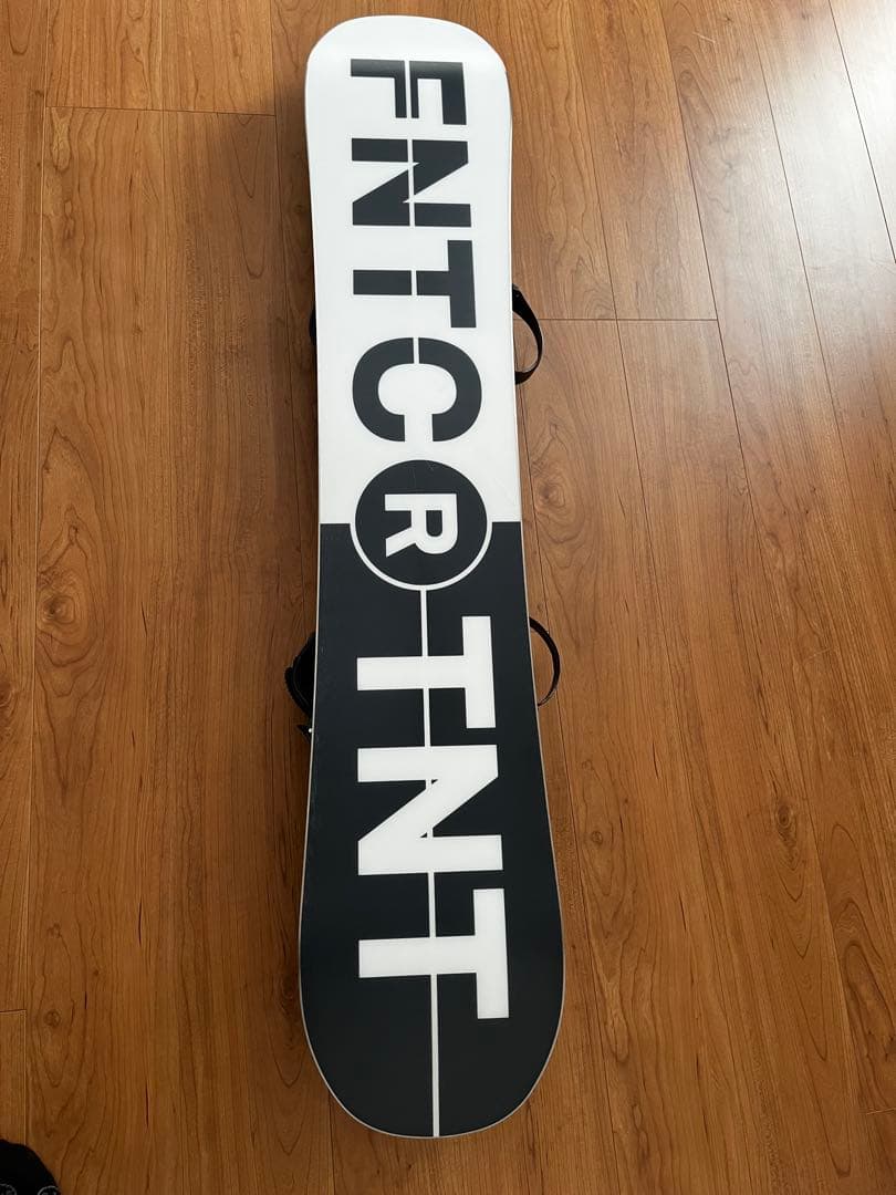 スノーボード 板 バイン付き FNTC 139センチ 一回使用
