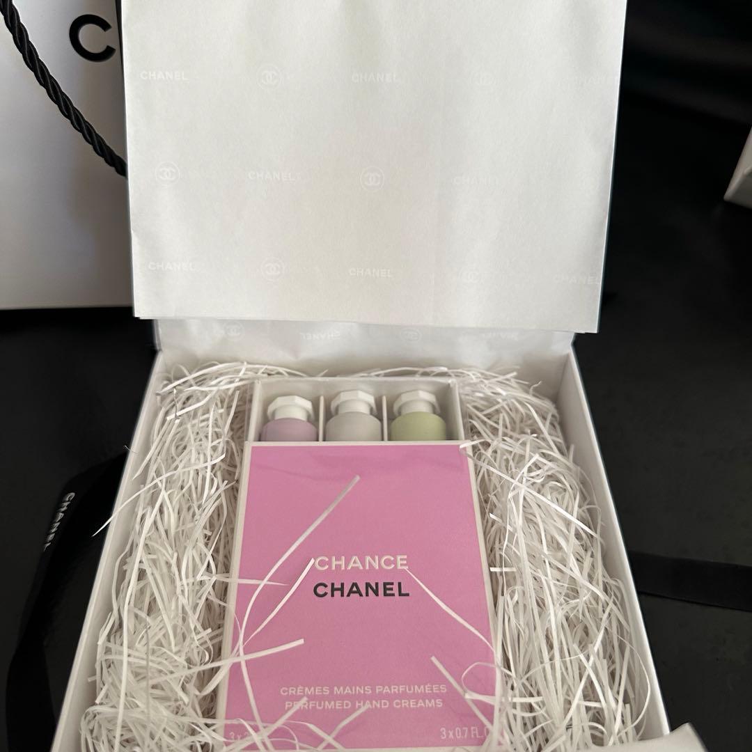CHANELチャンスハンドクリーム　3本セットショッパーと箱付き